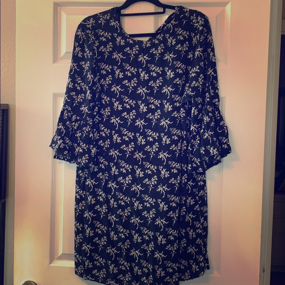Women’s dress size 14